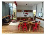 ruang keluarga .. meja makan .. dapur pantry