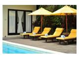pool deck untuk tempat berjemur sehabis berenang