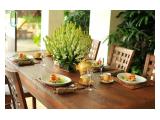 meja makan untuk breakfast,lunch and diner