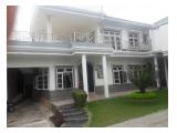 villa padarincang puncak risot