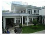 villa kolam renang